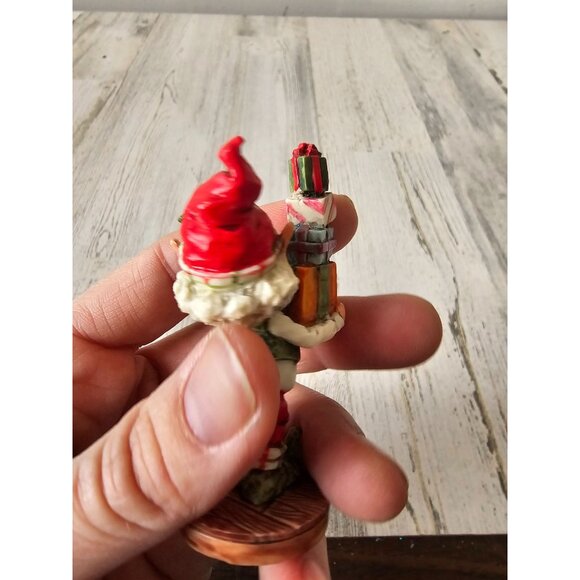 Enesco buster elf presents AS IS North Pole village Xmas tree figurine - Picture 4 of 9